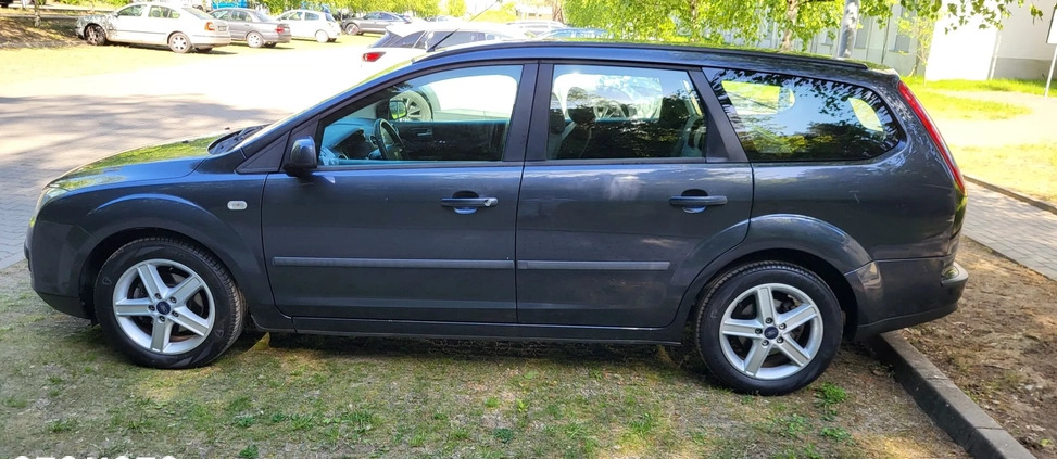 Ford Focus cena 9200 przebieg: 214827, rok produkcji 2007 z Odolanów małe 781
